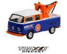 1969 Volkswagen Type 2 Double Cab Pickup Minute Man Service Union 76 GreenLight Club Vee-Dub Series 15 front three-quarter view showing tow apparatus and Union 76 branding